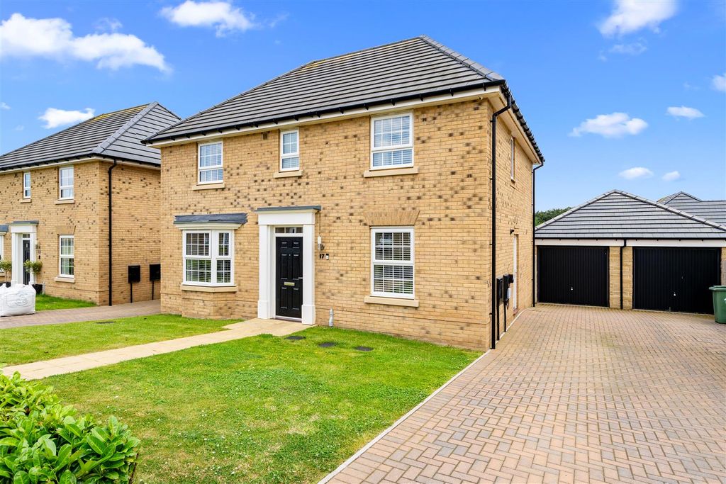 Property photo 2 of 37