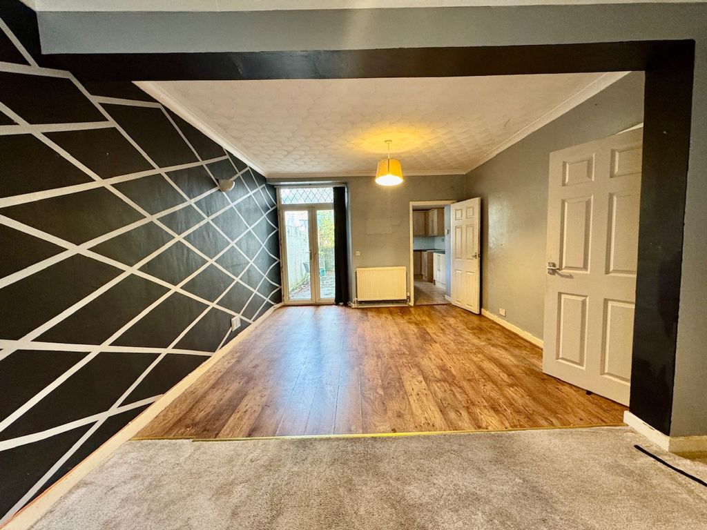 Property photo 2 of 29