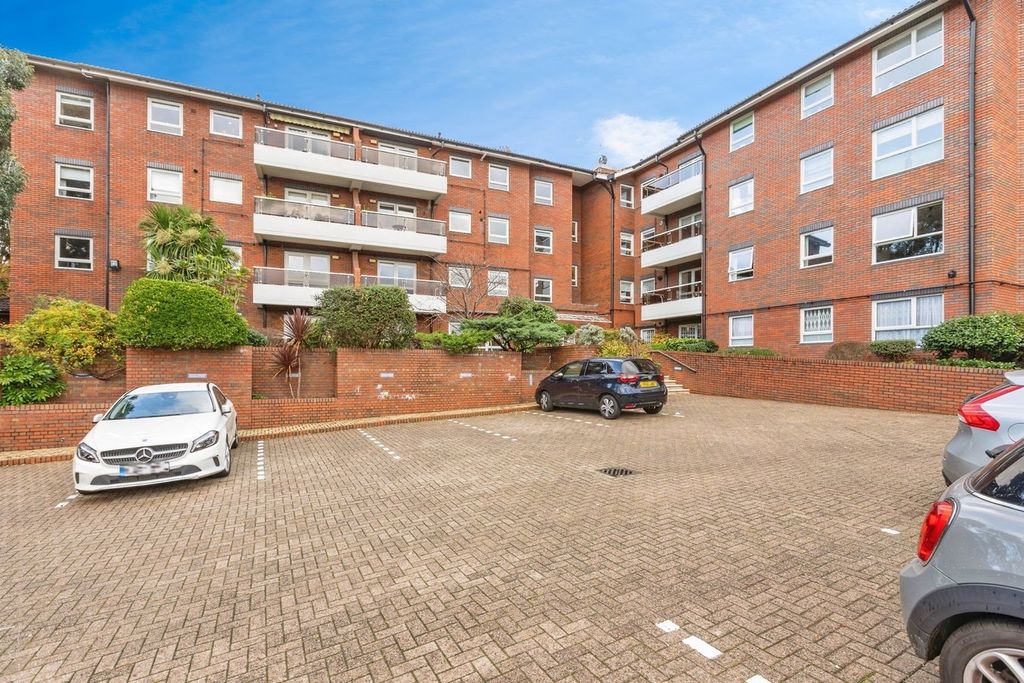 Property photo 1 of 20