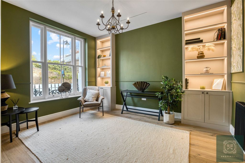 Property photo 2 of 24 Reception