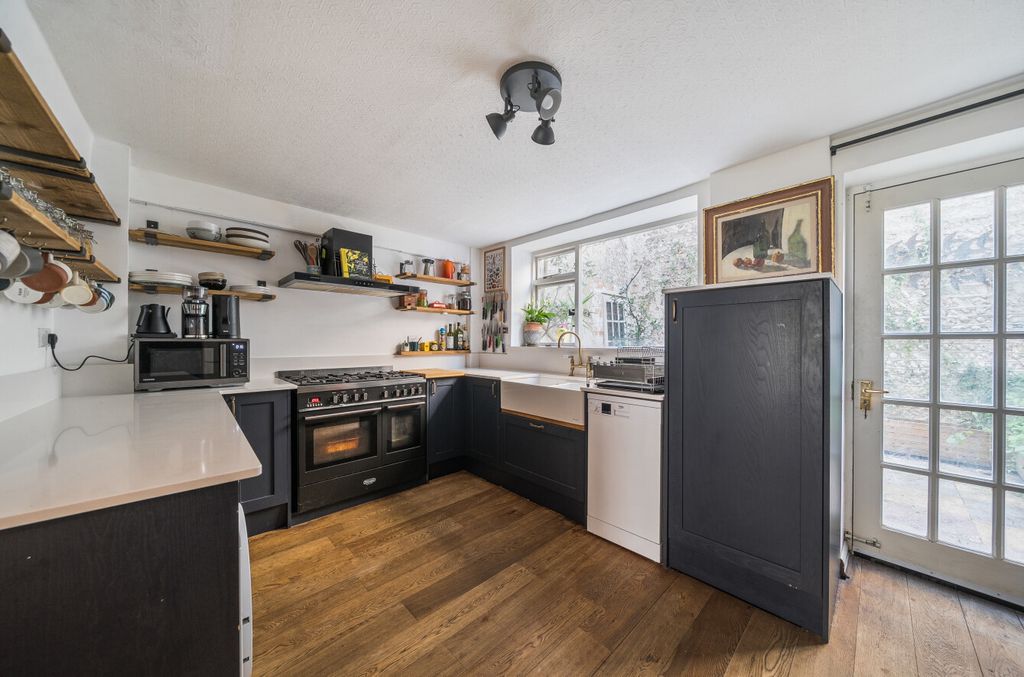 Property photo 2 of 19 1486751-21-6A4Fa9...