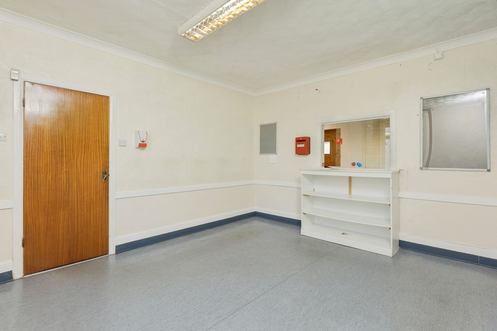 Property photo 3 of 17 Receptiom