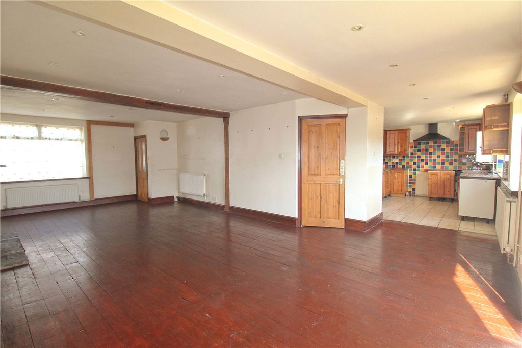 Property photo 3 of 14 Picture No. 10