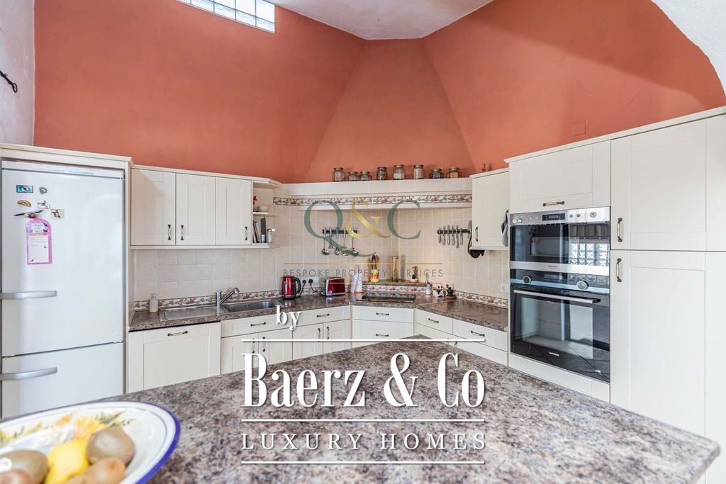 Property photo 3 of 28