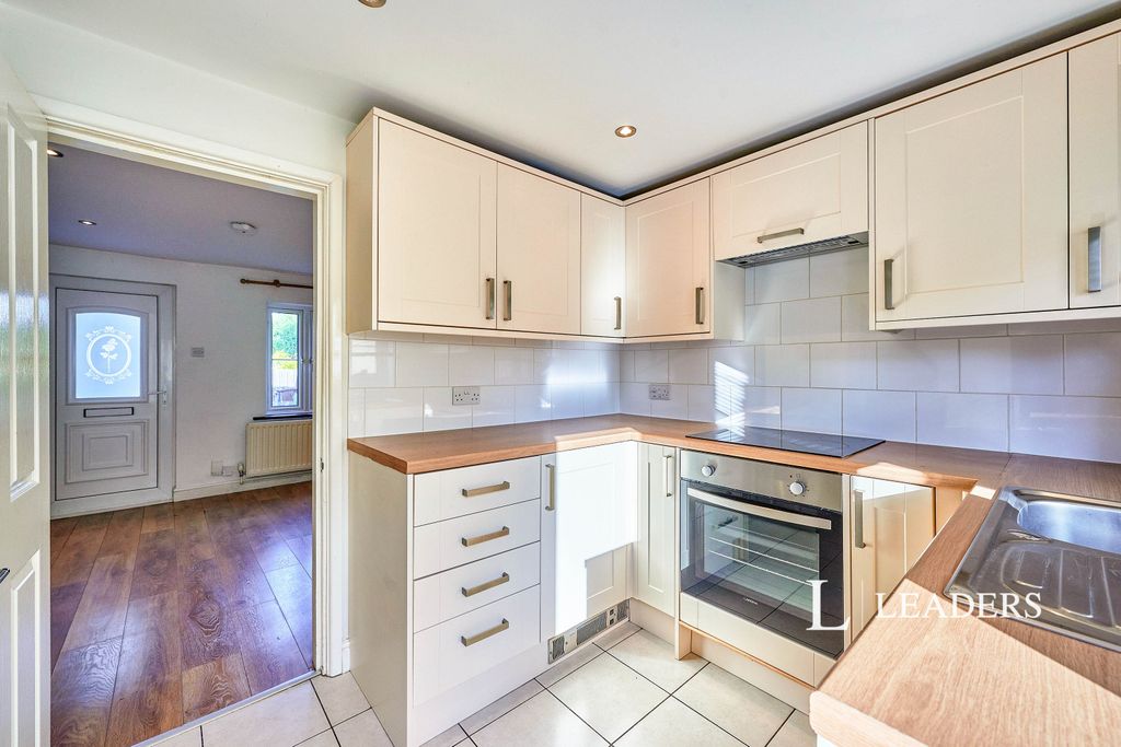 Property photo 3 of 10 4