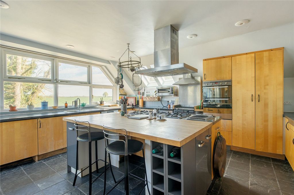 Property photo 2 of 15 Kitchen