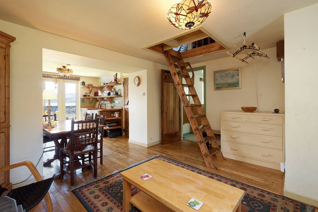 Property photo 3 of 33