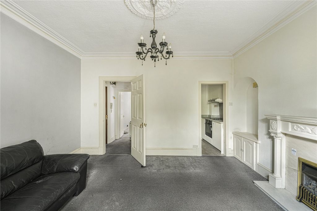 Property photo 3 of 10 7B Claremont Place