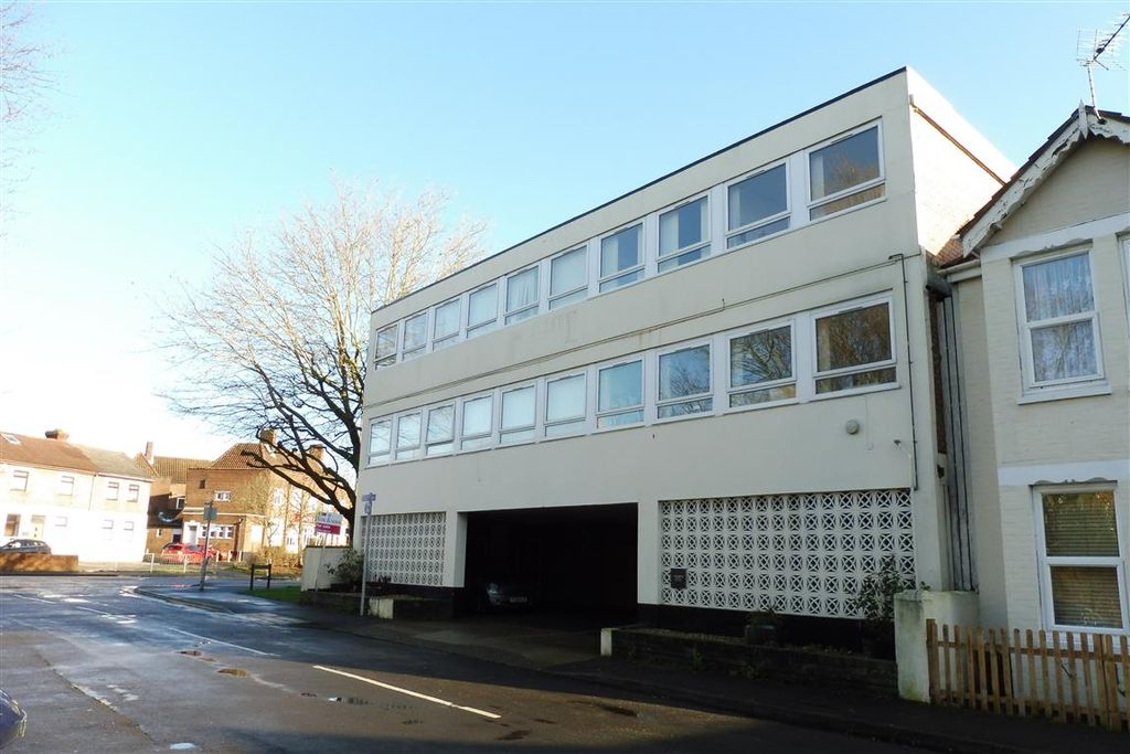 Property photo 1 of 6