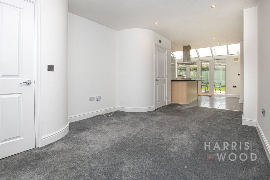 Property photo 2 of 15 Picture No. 12