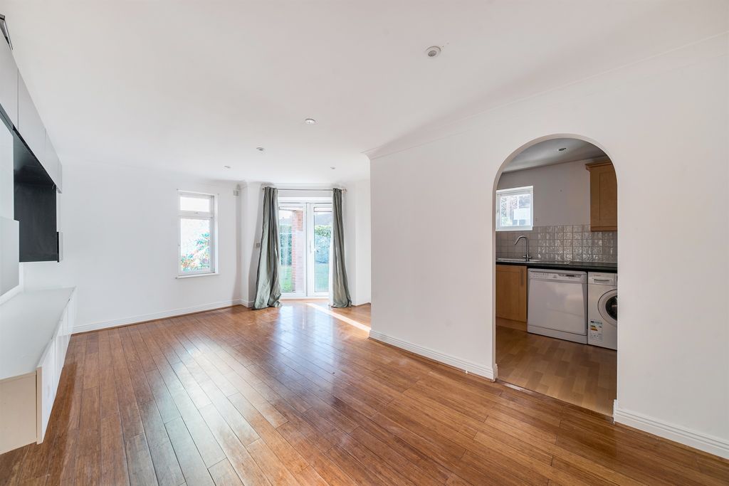 Property photo 3 of 13