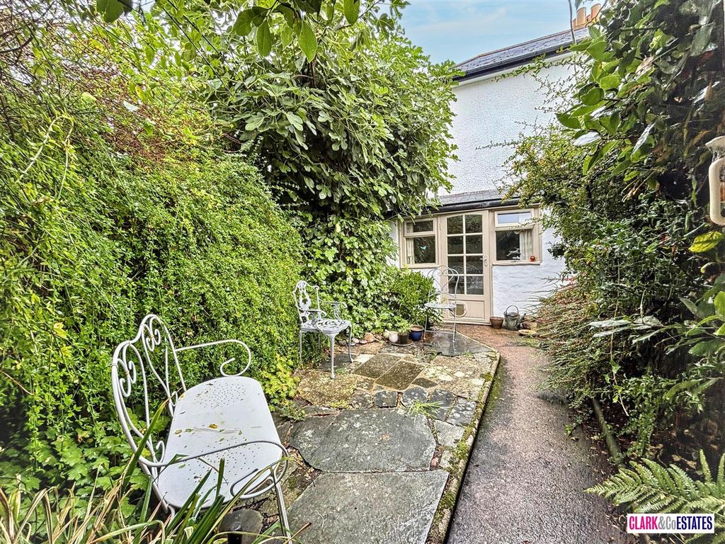 Property photo 3 of 13 Garden