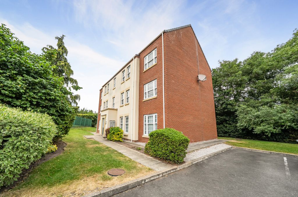 Property photo 1 of 15 1467783-14-6A4261...