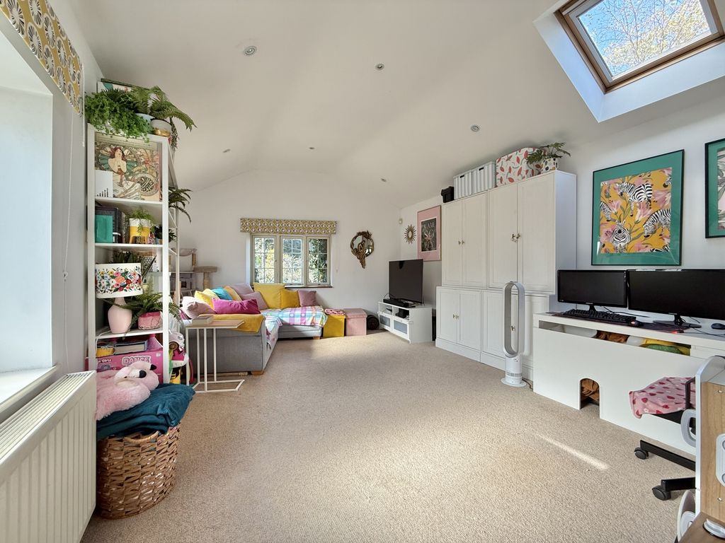 Property photo 2 of 11 Photo 2