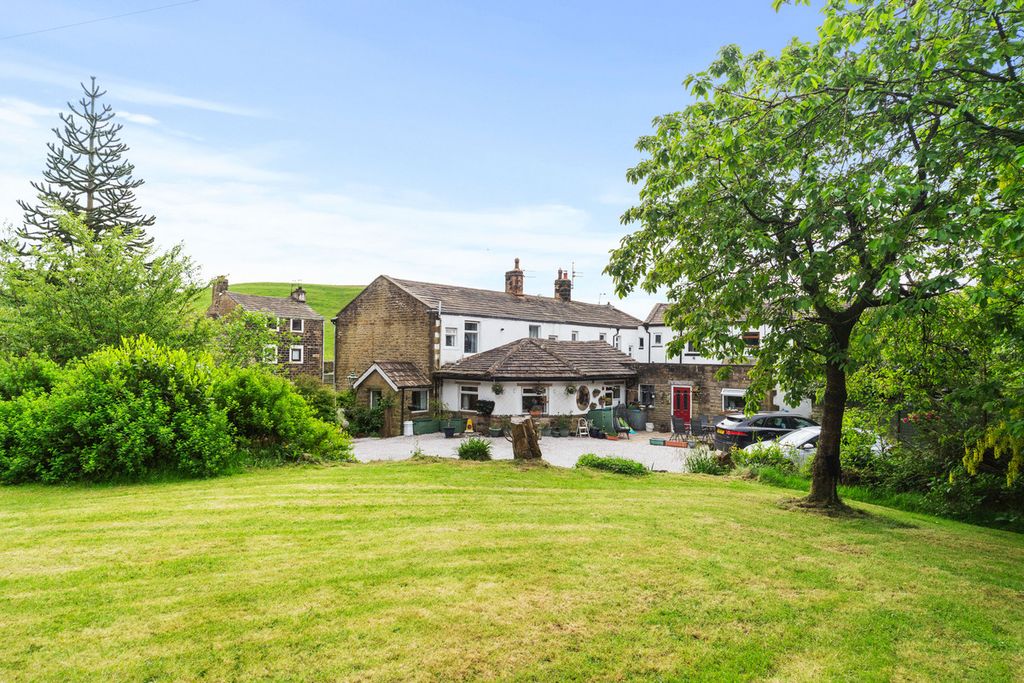 Property photo 1 of 41