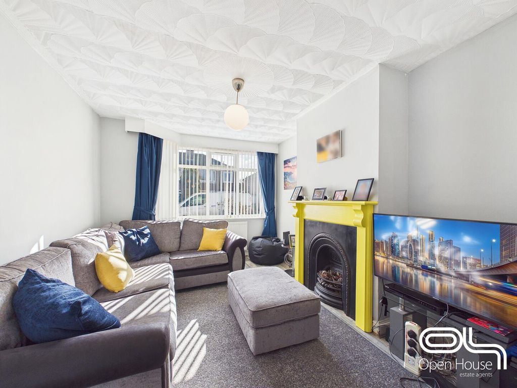 Property photo 2 of 14 Living Room