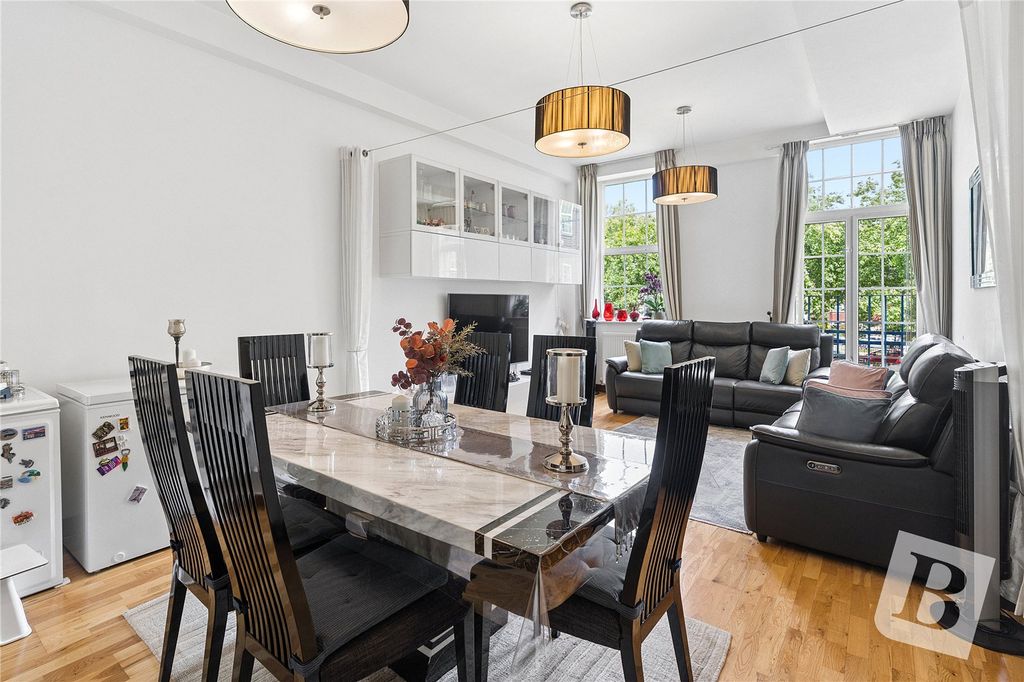 2 bed flat for saleAcademy Court, 566 Longbridge Road, Dagenham RM8