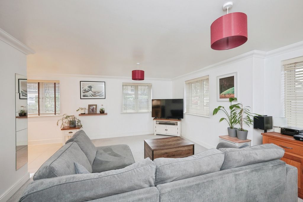 Property photo 2 of 17 Pbox-Img.Jpg