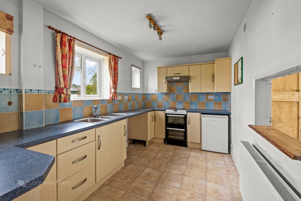 Property photo 2 of 13
