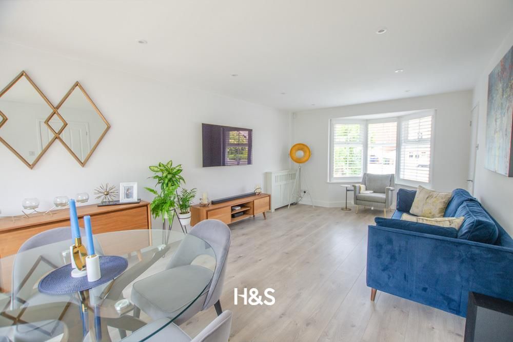 Property photo 3 of 15 134 Starbold - Dining.Jpg