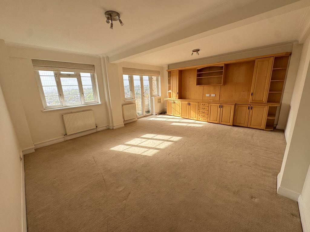 Property photo 1 of 25