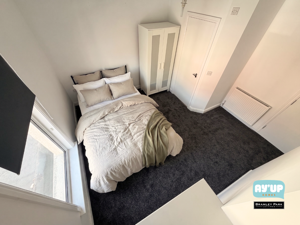 Property photo 1 of 3