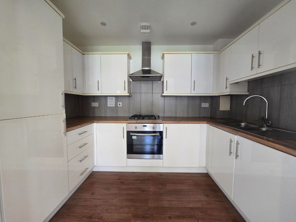 Property photo 1 of 16 4191840