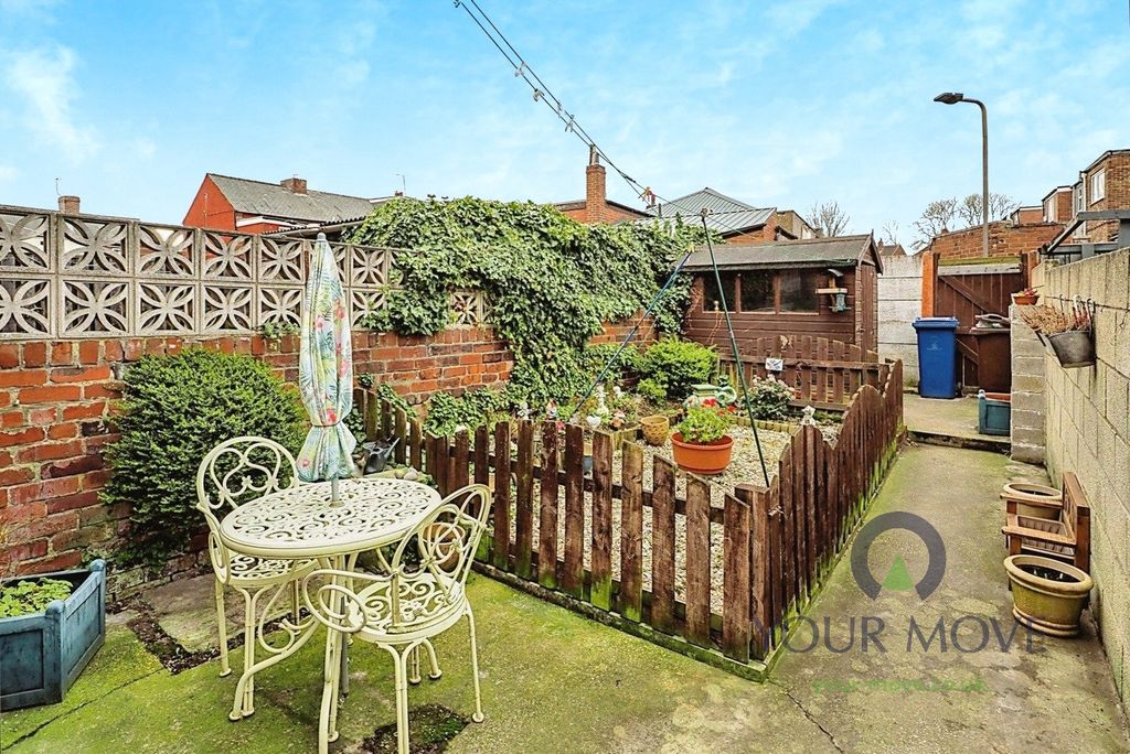 Property photo 2 of 8 External