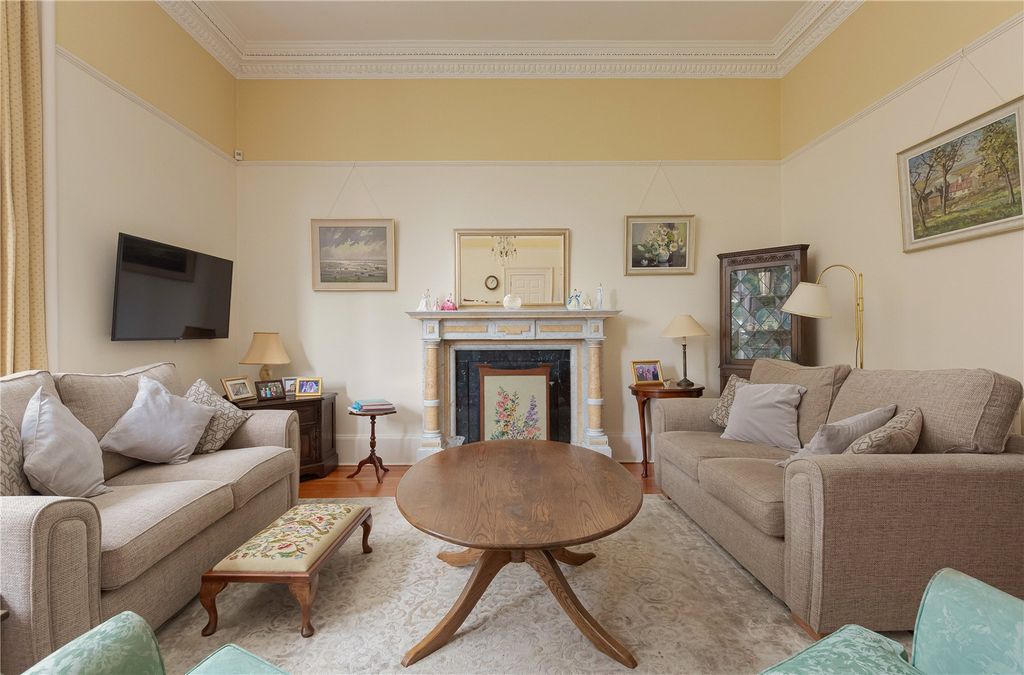 Property photo 3 of 32 Living Room