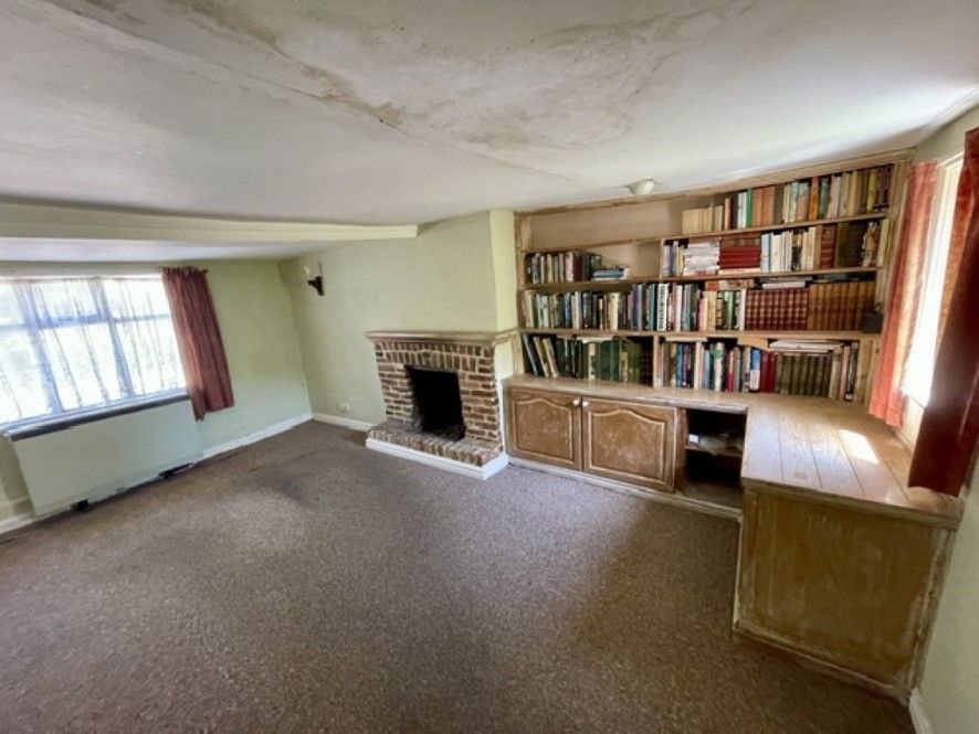 Property photo 2 of 13