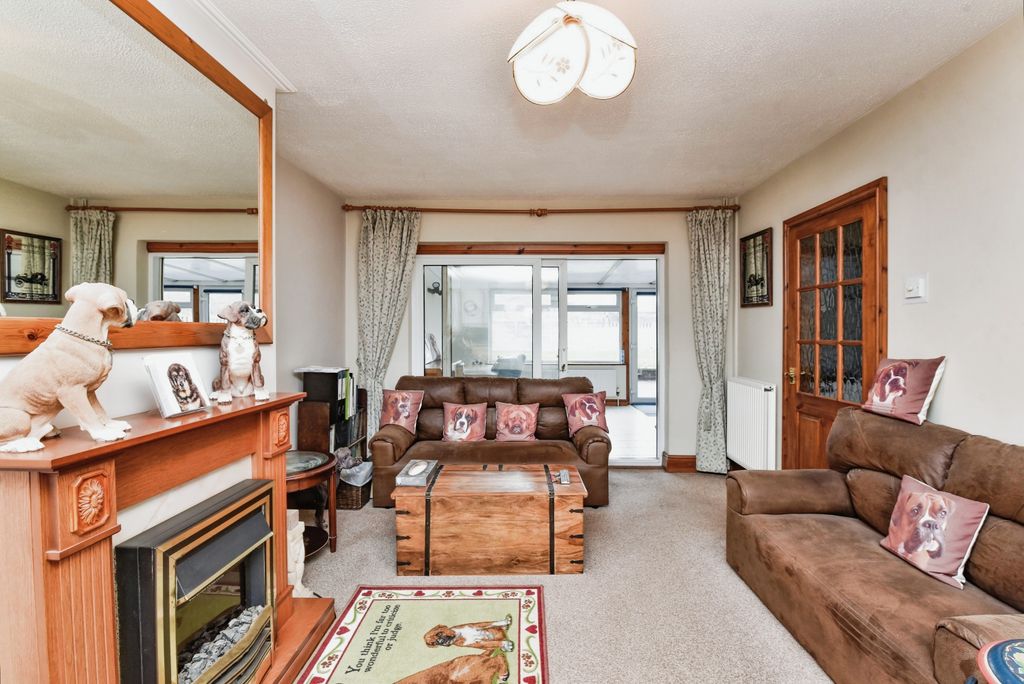 Property photo 3 of 18 Photography