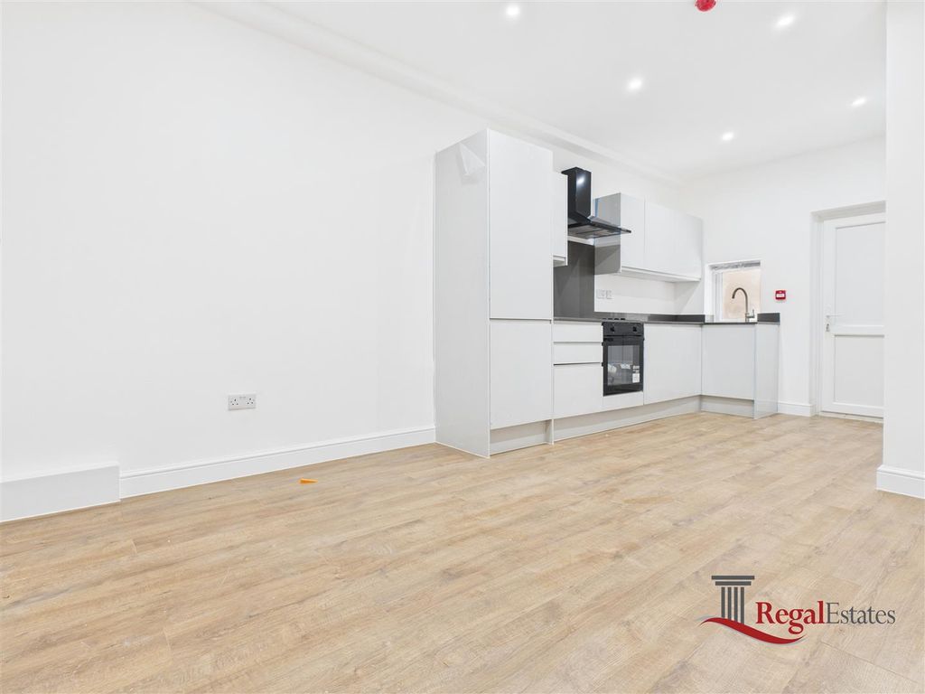 Property photo 3 of 6 Cam02489G0-Pr0224-Still003.Jpg