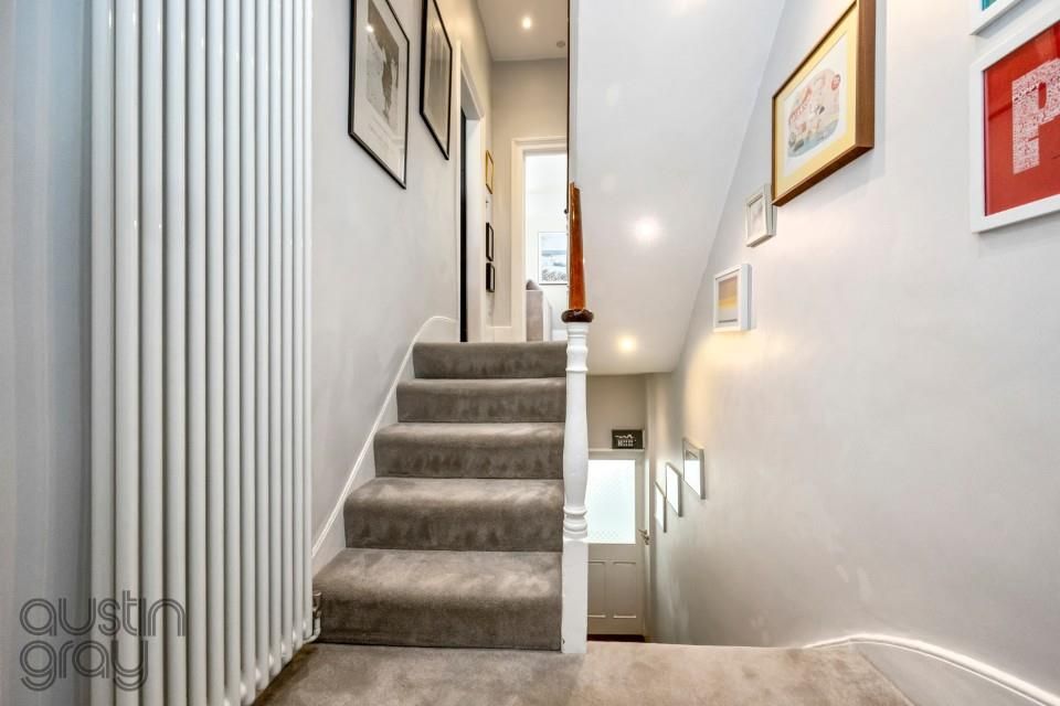 Property photo 2 of 17 Lansdowne Street 21 Flat 3-006 (Custom).Jpg