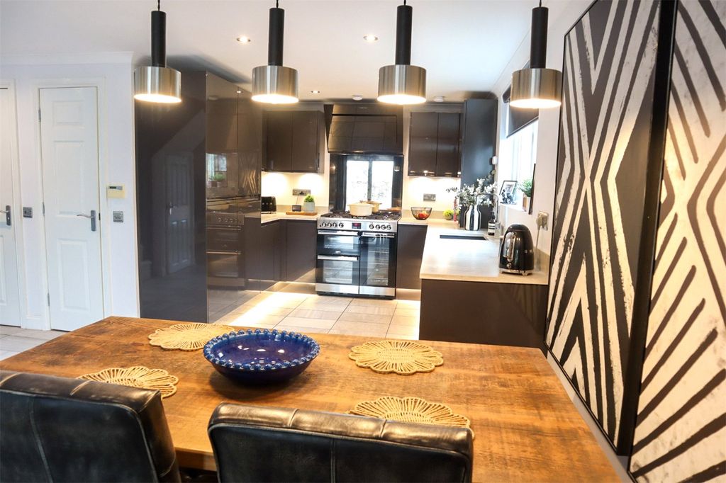 Property photo 3 of 23 Dining