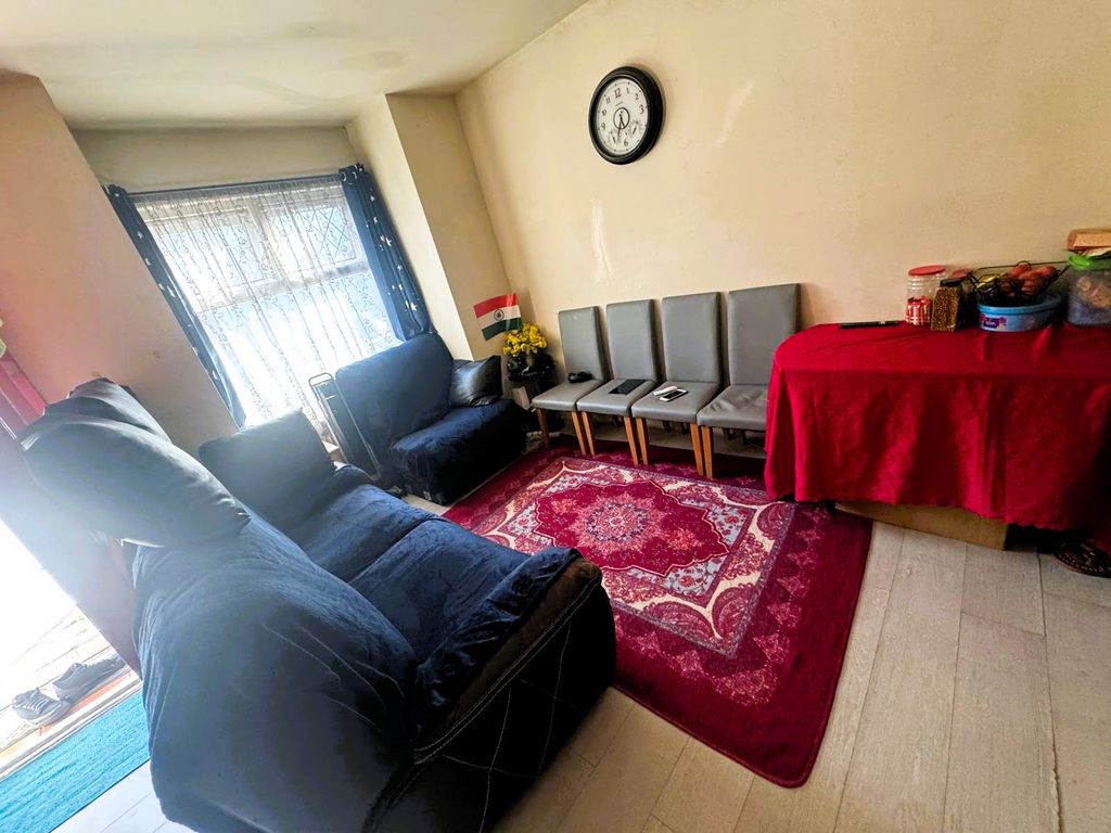 Property photo 2 of 7