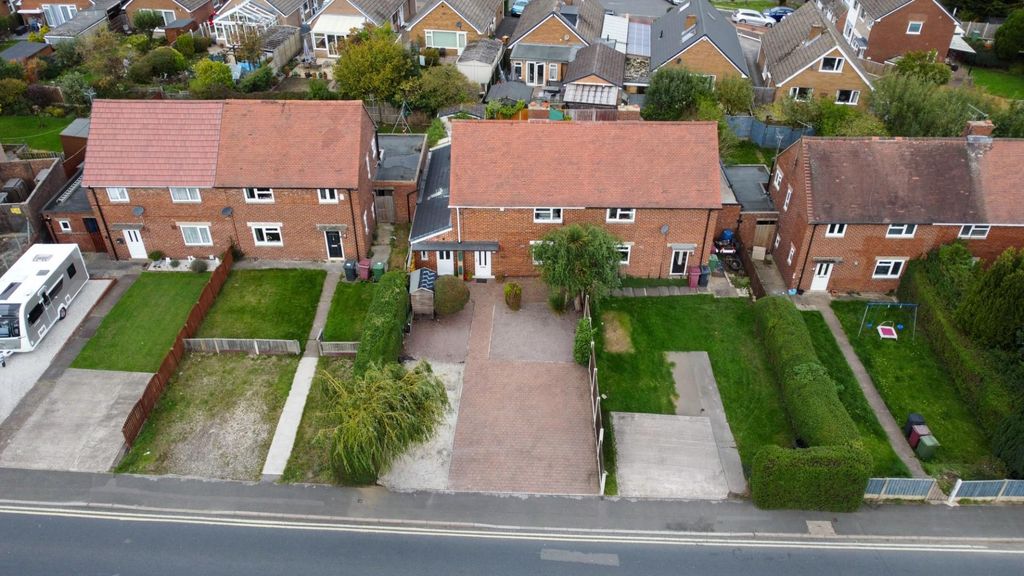Property photo 3 of 30 Close Up Birds Eye