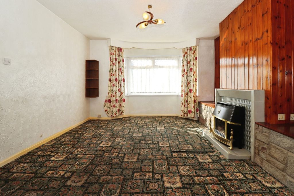 Property photo 3 of 17 Pbox-Img.Jpg