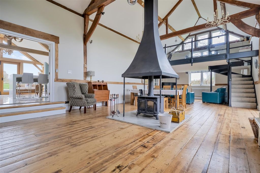 Property photo 2 of 34 1380506-39-691499F490797.Jpg