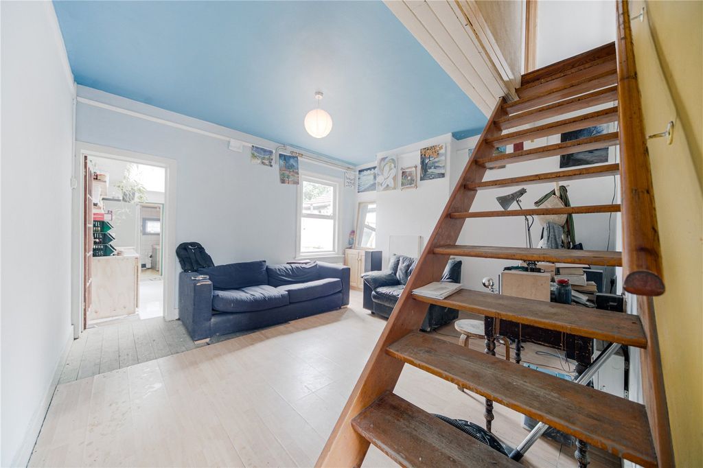 Property photo 3 of 15 Picture No. 04