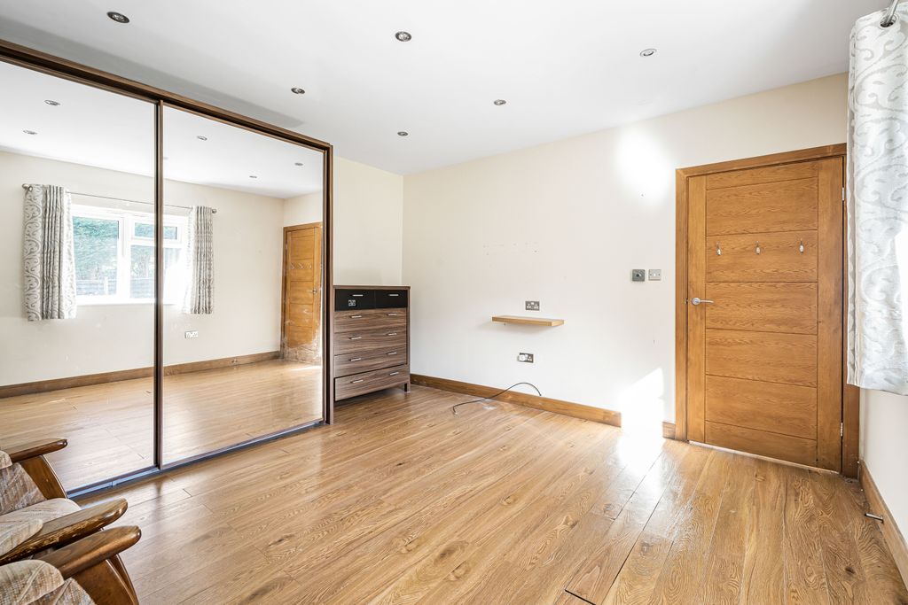 Additional image 32 of 5 bed detached house for saleMymms Drive, Brookmans Park AL9