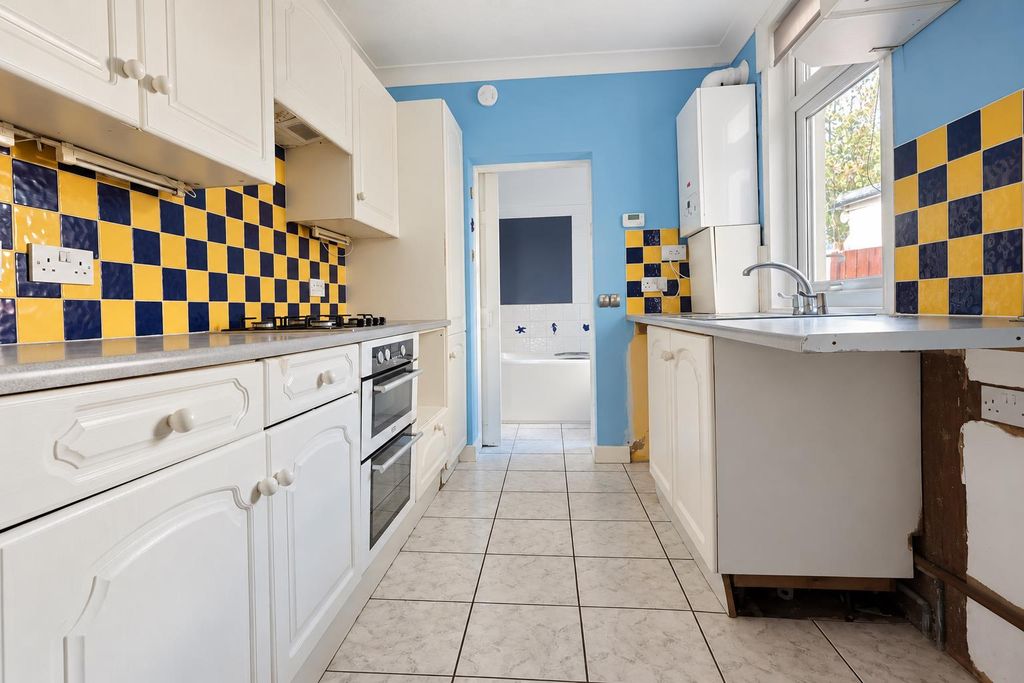 Property photo 2 of 12
