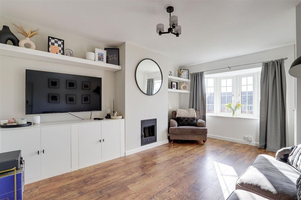 Property photo 3 of 18 9210.Jpg