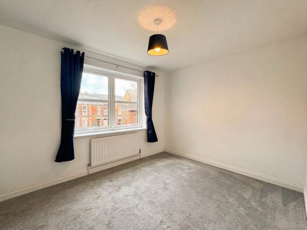 Property photo 3 of 4