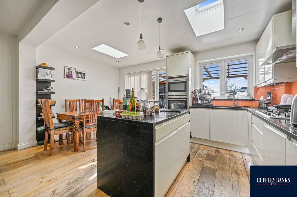 Property photo 3 of 10 Picture No. 03