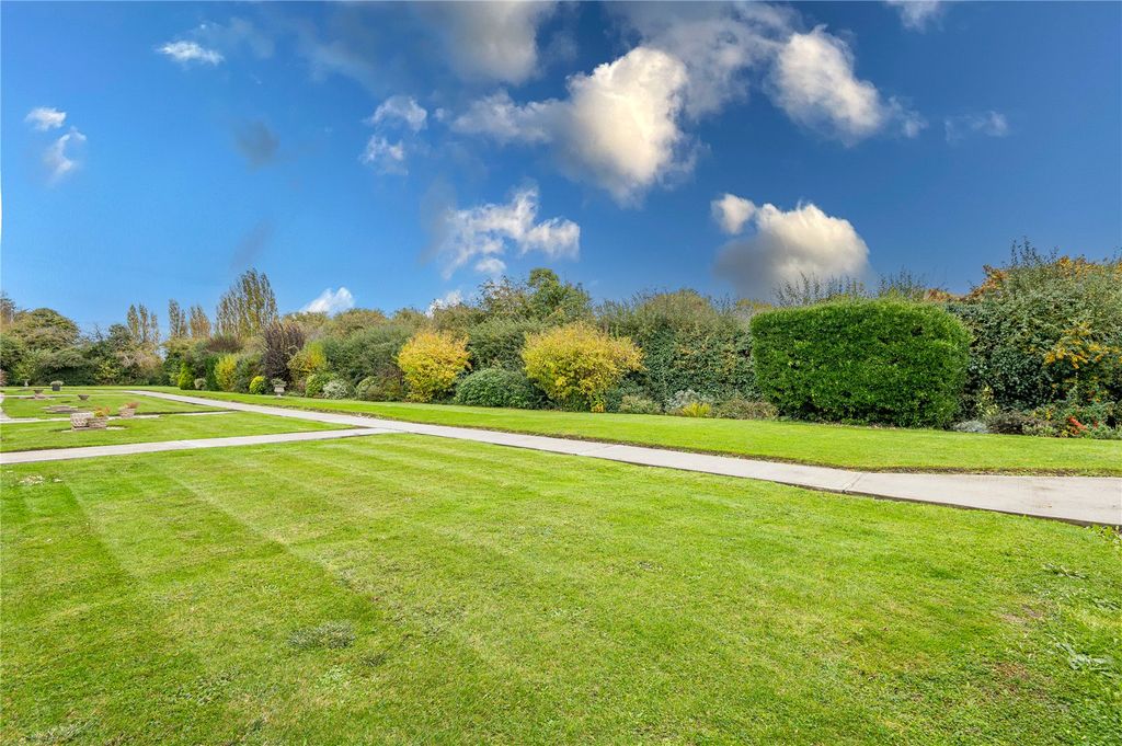 Property photo 2 of 19 Picture No. 17