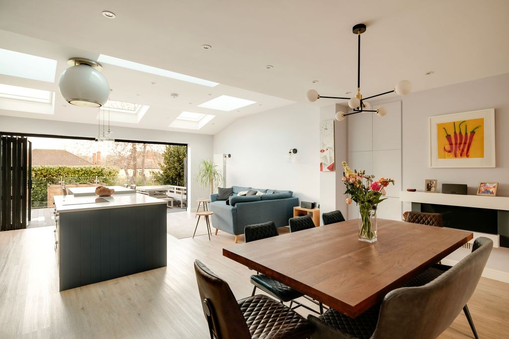 Property photo 1 of 30