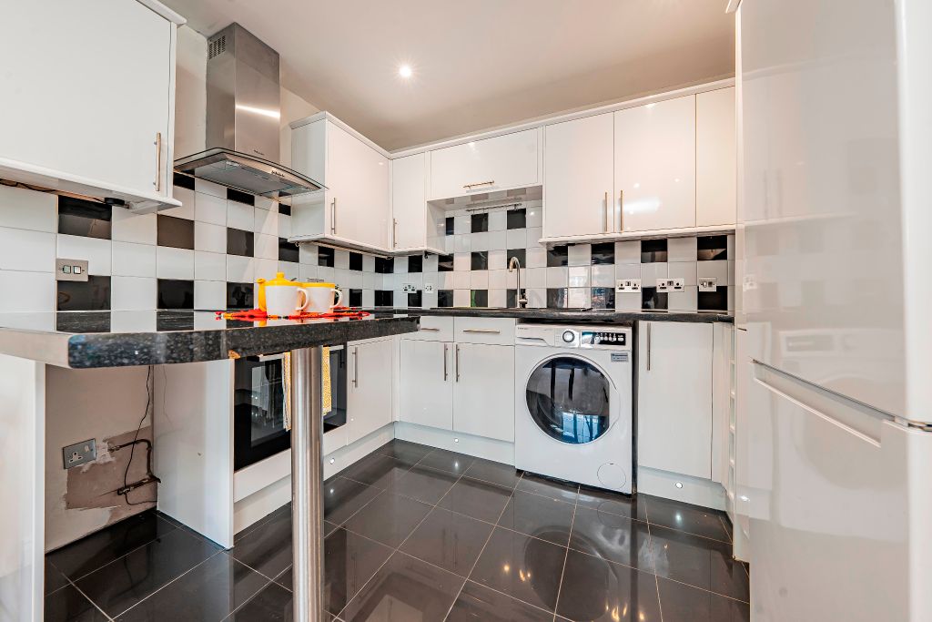 Property photo 3 of 10