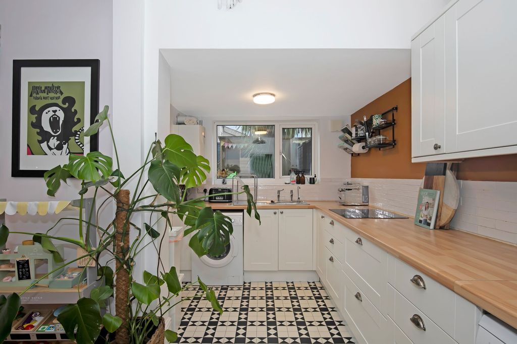 Property photo 1 of 26