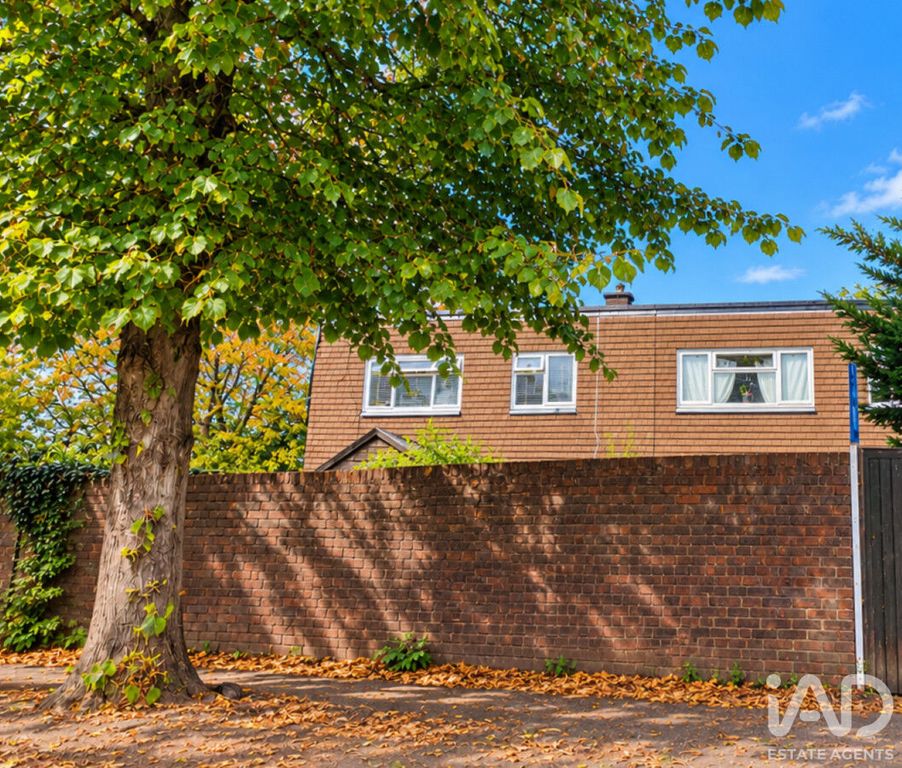 Property photo 1 of 2