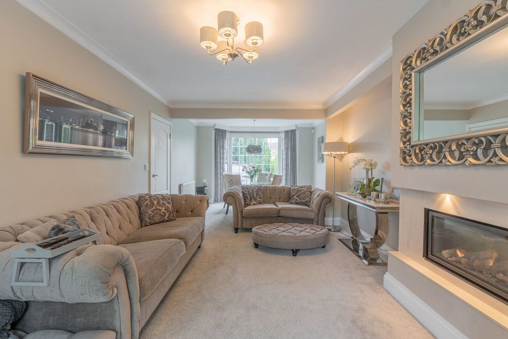 Property photo 2 of 36